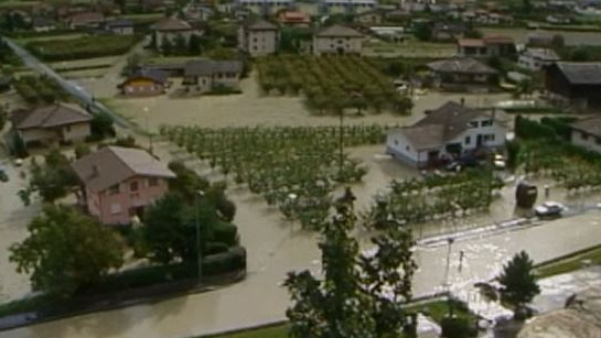 Saillon inondé en 2000. [RTS]