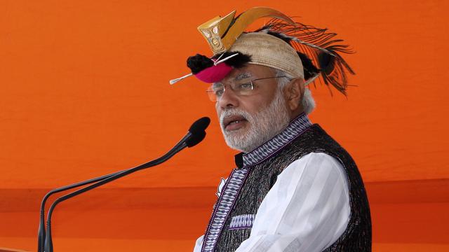 Favori des sondages, Narendra Modi (63 ans) incarne l'aile dure du Bharatiya Janata Party (BJP), le parti nationaliste hindou. Il a fait campagne sur la relance de l'économie, mettant en avant son bilan à la tête de l'Etat du Gujarat, qu'il dirige depuis 2001. Ses opposants lui reprochent son attitude autoritaire ainsi que son inaction durant les émeutes inter-communautaires de 2002 dans cet Etat du nord-ouest du pays, durant lesquelles plus de 1000 personnes ont trouvé la mort, essentiellement des musulmans. [Stringer India]