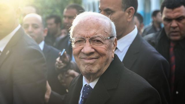 Béji Caïd Essebsi à sa sortie d'un bureau de vote, dimanche 21 décembre 2014.