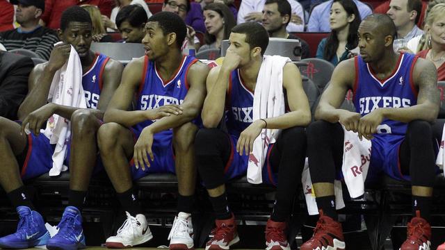 Pas la mine des grands jours sur le banc des 76ers... [Bob Levey]