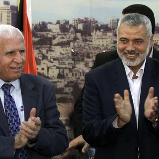 Représentants du Fatah et du Hamas saluent l'accord mercredi à Gaza.