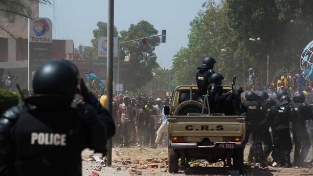 La contestation devient toujours plus violente au Burkina Faso. [AP/Théo Renaut]