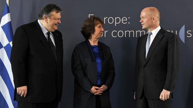 Les Ministres des Affaires étrangères européens - ici Evangelos Venizelos avec Catherine Ashton et William Hague - tiennent une réunion informelle à Athènes sur la crise ukrainienne. [Louisa Gouliamaki]