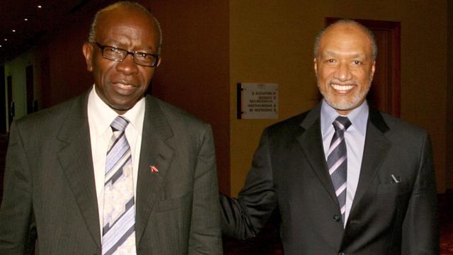 Mohammed Bim Hammam (à dr.) et l'ex-président de la CONCACAF Jack Warner (à g.). [S.Bahadur]