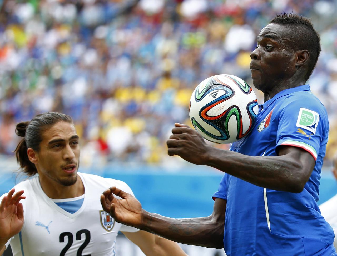 Mario Balotelli a encore une fois fait parler de lui. [Reuters - Tony Gentile]