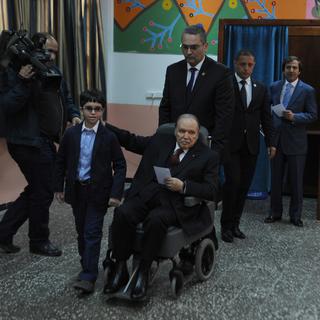 Abdelaziz Bouteflika a voté en fauteuil roulant. [Farouk Batiche]