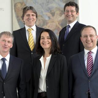 Le président du Conseil d'Etat tessinois Manuele Bertoli (en haut à gauche) accompagné de ses quatre collègues.