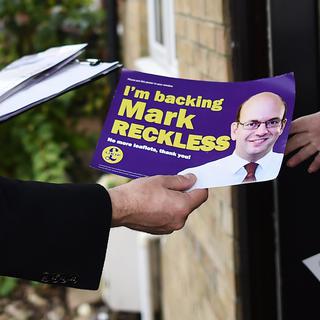 Le candidat de l'UKIP Mark Reckless en campagne à Rochester, 18.11.2014. [Ben Stansall]