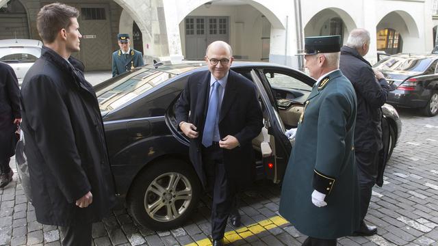 Le ministre français de l'Economie Pierre Moscovici à son arrivée à Berne. [Marcel Bieri]