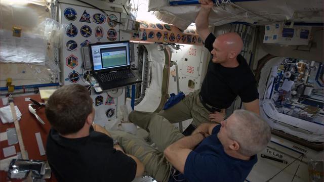 L'équipage de l'ISS regarde les matches de la Coupe du Monde. [EPA/NASA]