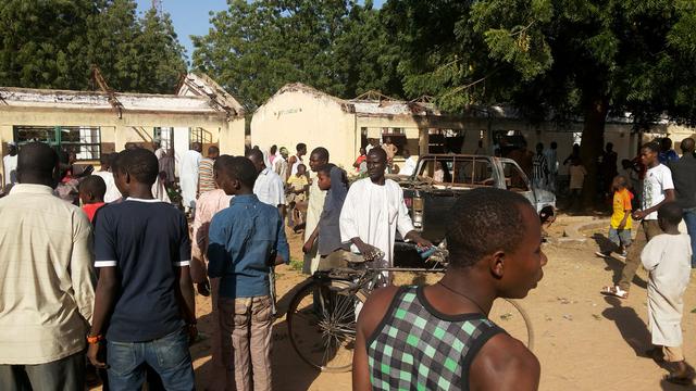 Les toits du collège technique de Potiskum ont été soufflés par l'attentat-suicide commis dans la cour de l'école. [AP Photo/Adamu Adamu]