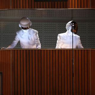 Le duo électro français Daft Punk a raflé les trophées les plus prestigieux des 56e Grammy Awards en janvier 2014. [Keystone - Matt Stayles]