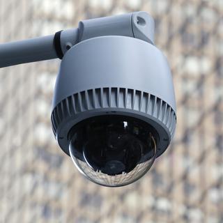 Une caméra de surveillance. [Keystone - AP Photo/Mark Lennihan]