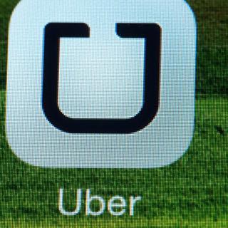 Le service controversé de taxi Uber a été interdit d'exercer son activité en Allemagne. [EPA/JENS BUETTNER]