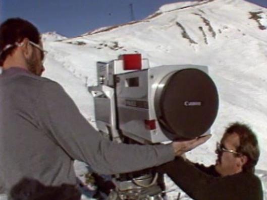 Les techniciens de la TSR préparent les Mondiaux de ski de Crans Montana, 1987. [RTS]