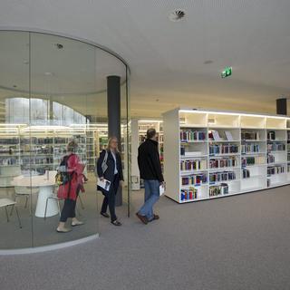 La bibliothèque de la Maison de la paix à l'Institut de hautes études internationales et du développement (IHEID). [Salvatore Di Nolfi]