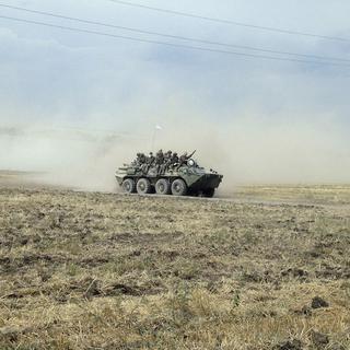 Les troupes russes sont massées près de la frontière avec l'est de l'Ukraine. [Maria Tsvetkova]