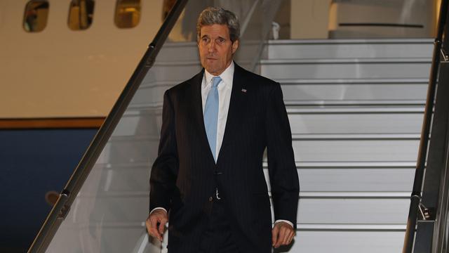 John Kerry, le Secrétaire d'Etat américain, lors de son arrivée à l'aéroport de Genève, le 16 avril. [Jim Bourg]