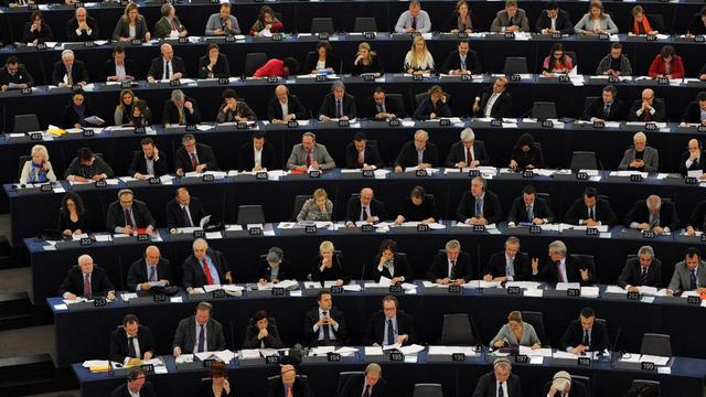 Eurodéputés lors d'une session plénière à Strasbourg en décembre 2012. [Patrick Seeger]