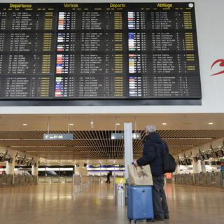L'aéroport de Bruxelles paralysé. [keystone - AP Photo/Yves Logghe]