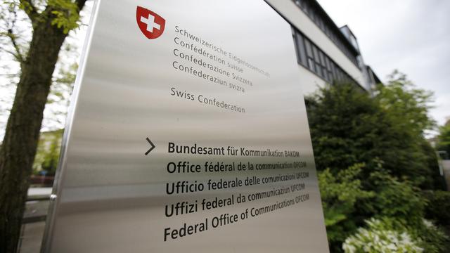 L'Office fédéral de la communication (OFCOM) assumera la fonction de registre pour attribuer l'extension ".swiss". [Peter Klaunzer]