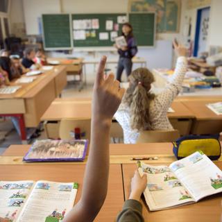 L'apprentissage du français à l'école primaire est souvent contesté en Suisse alémanique. [Georgios Kefalas]