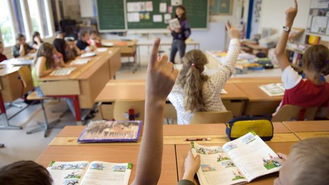 L'apprentissage du français à l'école primaire est souvent contesté en Suisse alémanique. [Georgios Kefalas]
