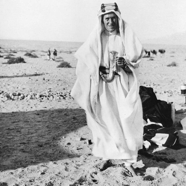 T.E.Lawrence ou Lawrence d'Arabie, photographié à Aqaba en 1917. [The Art Archive / Imperial War Museum / AFP]