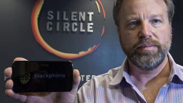 Le CEO de Silent Circle Mike Janke avec son fameux Blachpone. [Paul J. Richards]