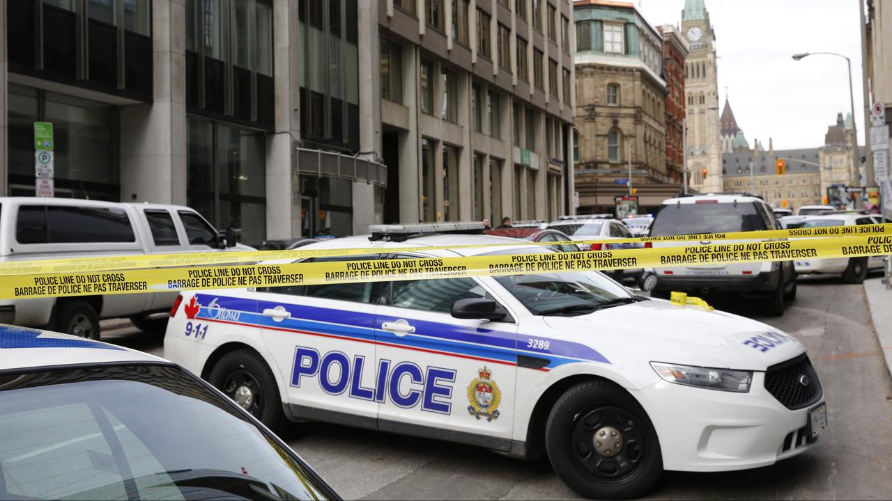 La police canadienne a dû boucler le périmètre autour du Parlement à Ottawa. [Blair Gable]