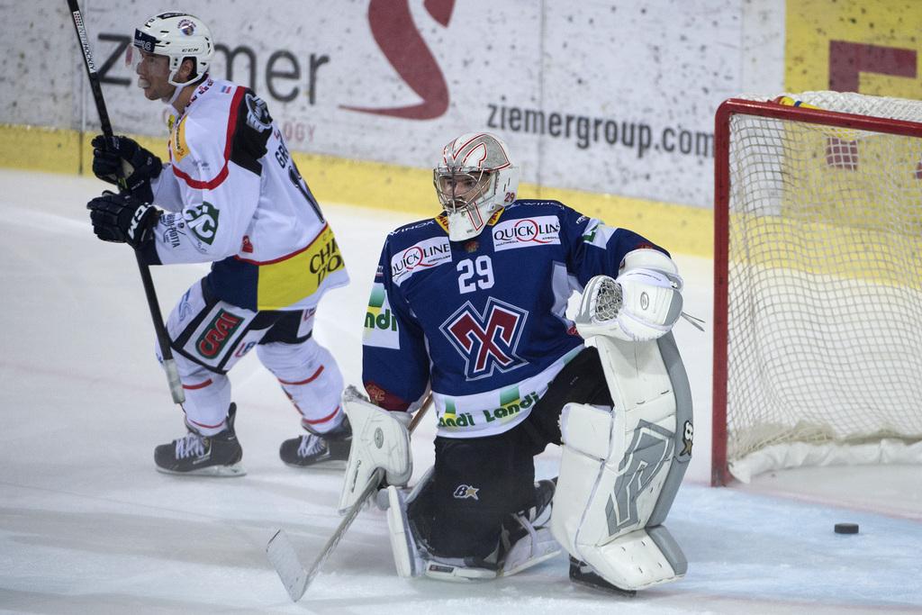 Battu par Ambri, Bienne passe sous la barre. [KEYSTONE - Marcel Bieri]