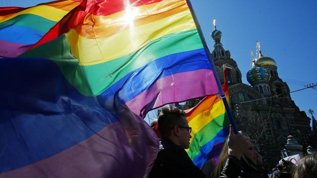 Les manifestants pour les droits des homosexuels sont sévèrement réprimés en Russie. [AP Photo/Keystone - Dmitry Lovetsky]