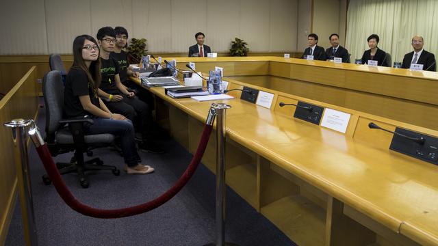 Les étudiants hong-kongais ont fait face au gouvernement pour la première fois mardi. [Tyrone Siu]