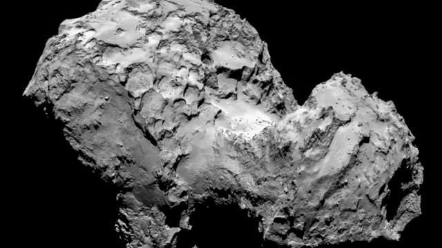 La comète Tchourioumov-Guérassimenko photographiée depuis la sonde Rosetta. [ESA - Rosetta - MPS for Osiris Team]