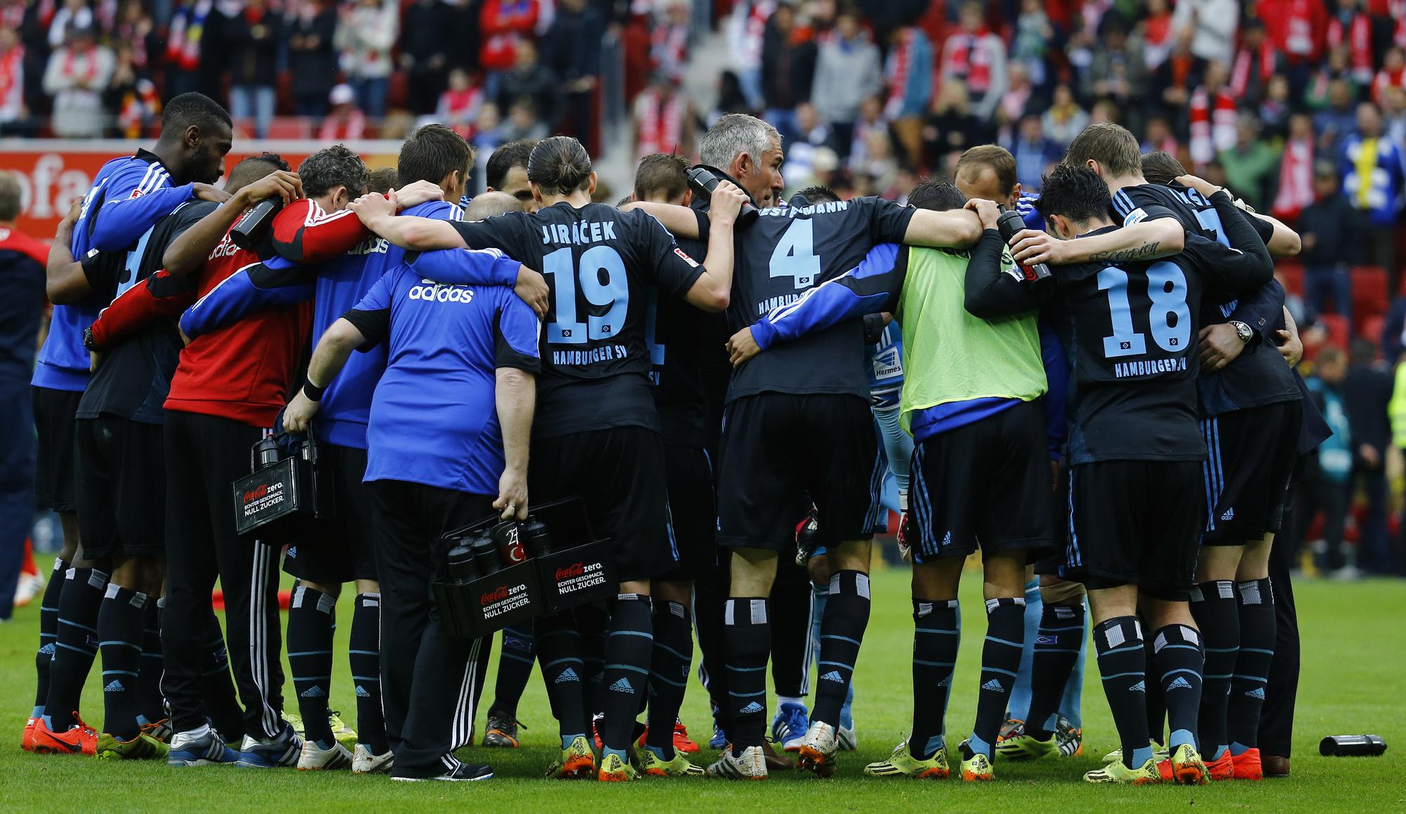 Les joueurs de Hambourg espèrent conserver leur place en Bundesliga. [REUTERS - Kai Pfaffenbach]