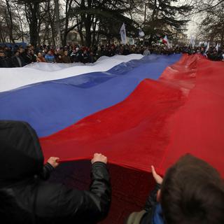 De nombreuses manifestations pro-russes ont eu lieu en Crimée et dans l'est de l'Ukraine ces dernières semaines. Ici, à Simféropol. [AP Photo - Darko Vojinovic]