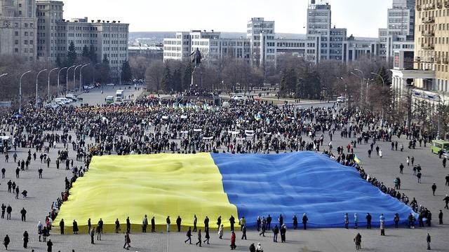 Les pro-Ukrainiens dans la ville de Kharkiv. [AP Photo/Segey Kozlov]