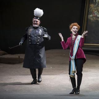 Une scène de "La Grande-Duchesse de Gérolstein" au Grand Théâtre de Genève, décembre 2014. [geneveopera.ch - Carole Parodi]