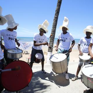 Des membres d'un groupe de percussion au Brésil. [Philippe Lissac]