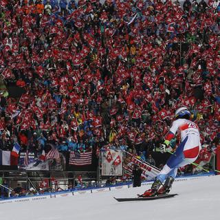 Samedi 15 mars: Carlo Janka face au mur de supporters suisses lors des finales de la Coupe du monde de ski à Lenzerheide (GR). [PHOTOPRESS/Alexandra Wey]