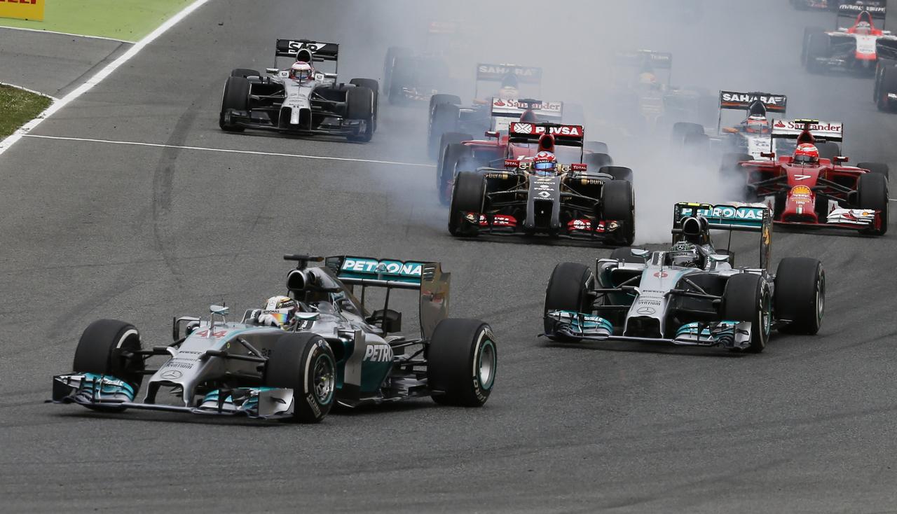 Hamilton et Rosberg ont pris le large dès le départ. [REUTERS - Juan Medina]