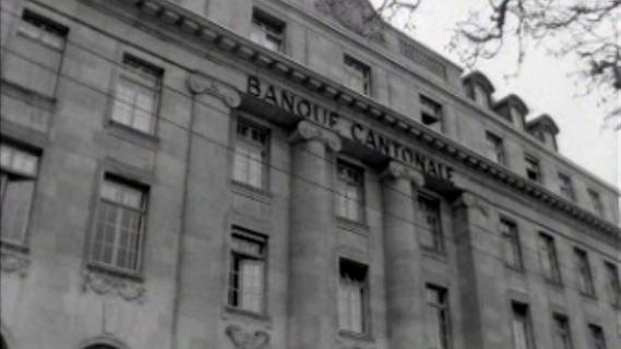 La Banque cantonale de la Chaux-de-Fonds victime d'un attentat ! [RTS]
