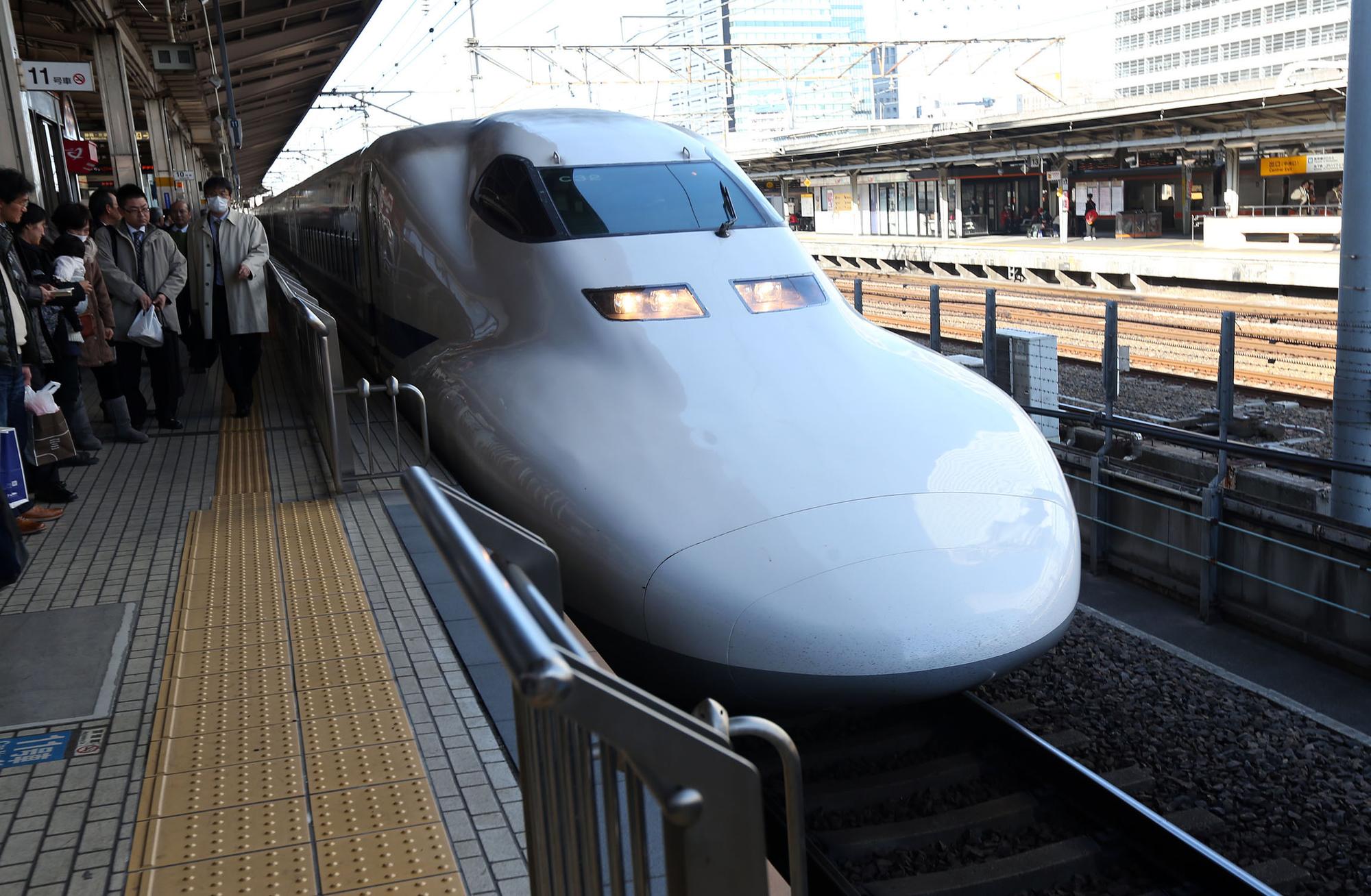 Le profil très particulier du TGV nippon. [JF Diorio/Estado Conteudo - JF DIORIO]