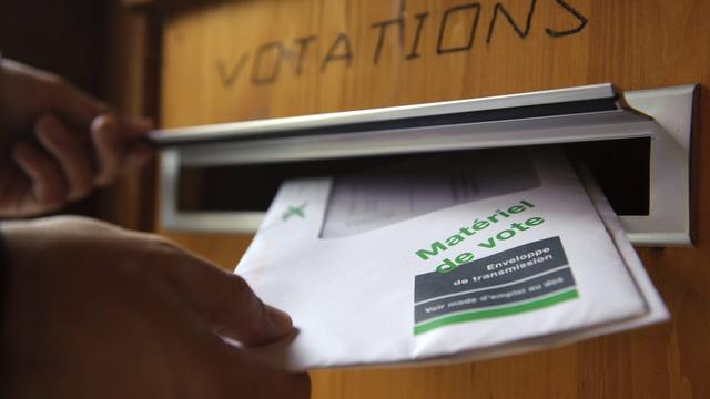 Les étrangers peuvent voter au niveau communal dans le canton de Vaud. [Laurent Gilliéron]