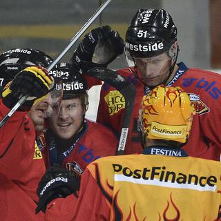 Les hockeyeurs de Berne, champions en titre, sont en difficulté cette année.