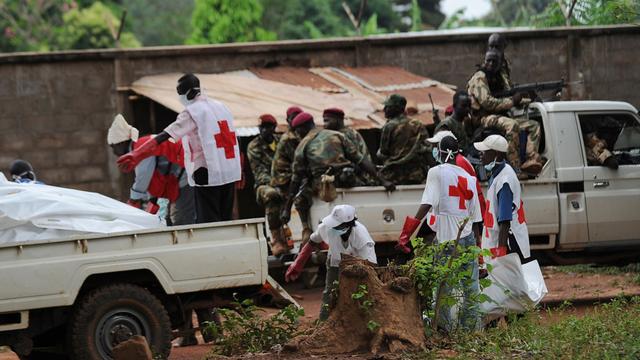 Des membres de la Croix-Rouge à Bangui. [Sia Kambou]