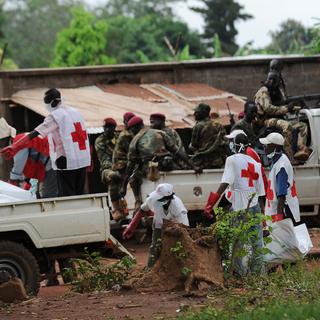 Des membres de la Croix-Rouge à Bangui. [Sia Kambou]