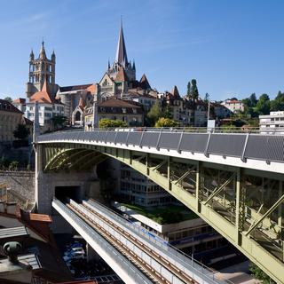 Lausanne, vue sur le Grand Pont et la Cathédrale. [CC-by-SA - Christian Mehlführer]