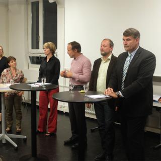 Christian Amsler (à droite) à la soirée débat de la Haute école pédagogique de Schaffhouse sur l’enseignement des langues étrangères à l’école. [Alain Arnaud]