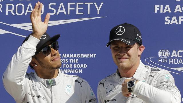 Hamilton (à g.) et Rosberg (à dr.) ne se feront aucun cadeau sur le circuit de Monza. [Antonio Calanni]